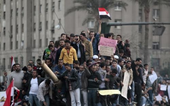 Looting engulfs Cairo, other Egyptian cities