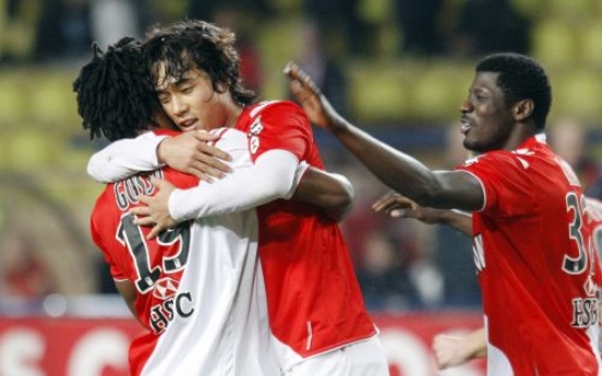Park scores as Monaco sink Lorient