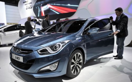 Hyundai pushes into premium market