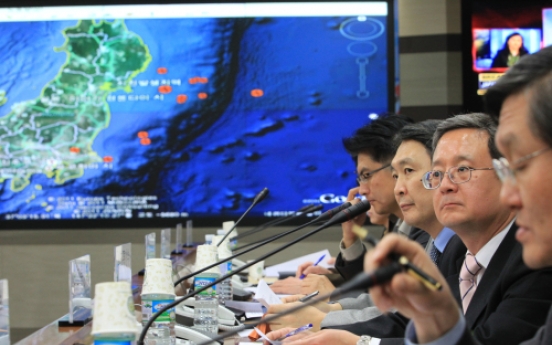 <b>S</b>. Korea to send rescue team to quake-hit Japan