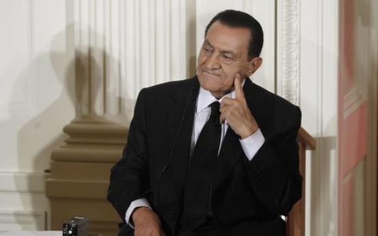 Egypt’<b>s</b> former leader denies abuse of power
