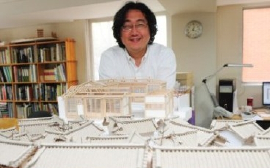 Architect dispels myths about hanok