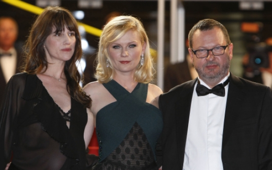Film-maker Lars von Trier 'accepts' Cannes ban