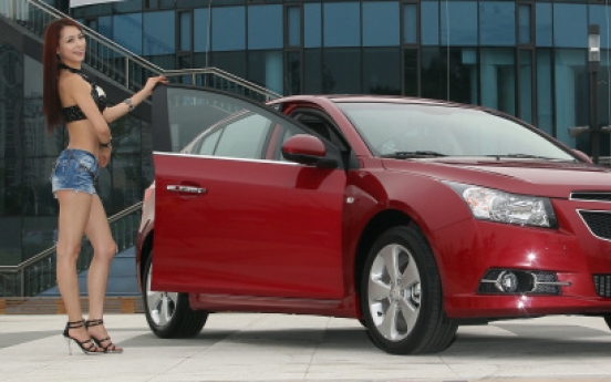 GM Korea unveils Cruze hatchback in Seoul