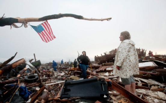 Rescuers seek survivors of U.S. tornado
