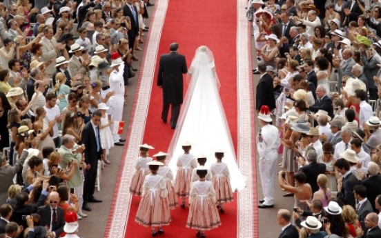 Monaco’s prince weds bride in lavish ceremony