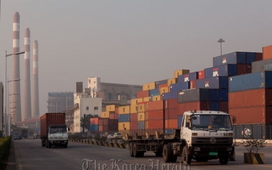 China trade surplus hits 7-month high