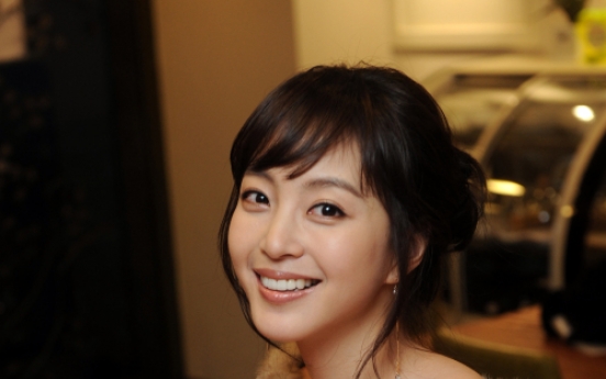 Actress Han under fire for abandoning role
