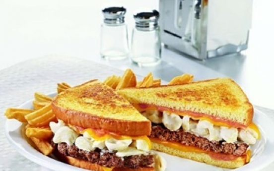 Denny's launches beefy mac ’n cheese sandwich