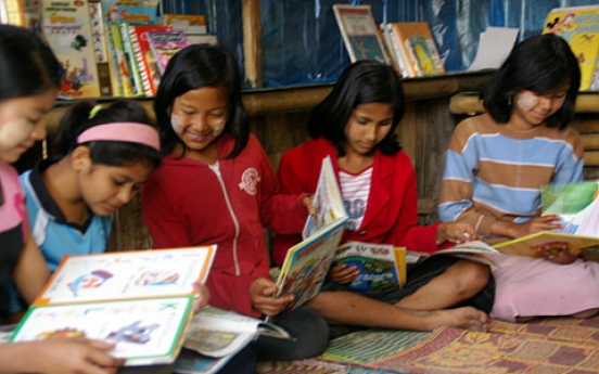 Books build dreams for Burmese refugees