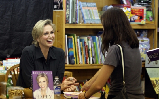 Jane Lynch, a role model with laserlike focus