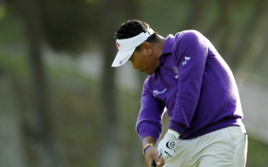 Choi has 3-shot lead over Woods, Stricker