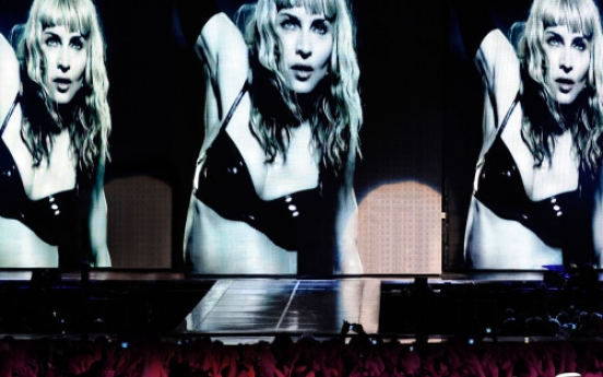 'Born This Way' -- Madonna ripoff?