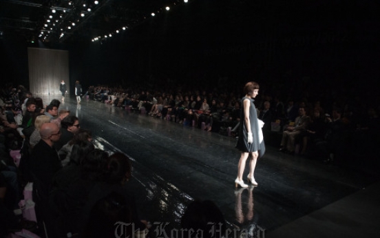 Designers split on Seoul Fashion Week chaos