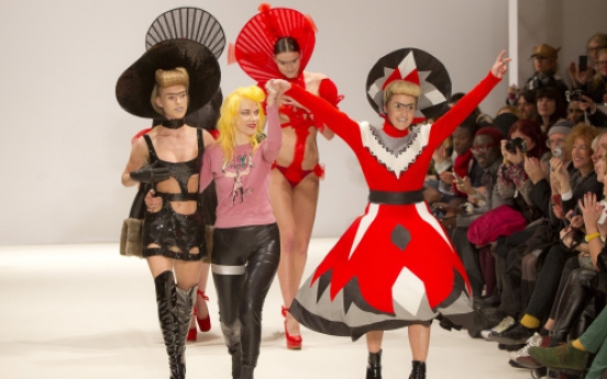 Celebration of British fashion icons heats up