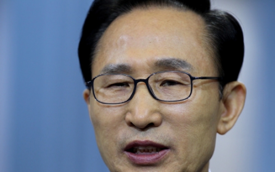 President Lee presses China over North Korean defectors