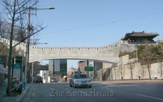 Seoul City to restore medieval city wall