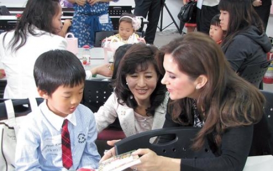 Danish princess visits Korean unwed moms