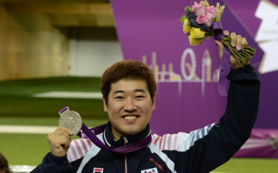 Kim Jong-hyun wins silver in men's 50-meter rifle 3 positions