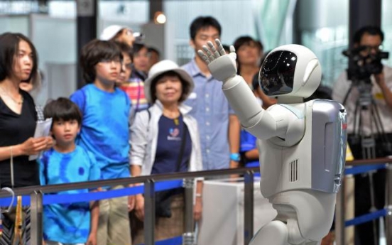 Honda’s robot museum guide not yet a people person
