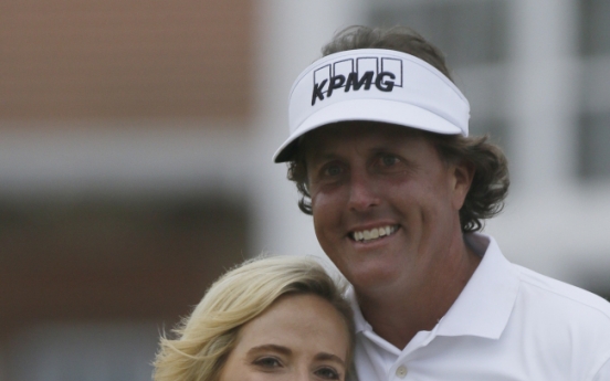 Phil Mickelson wins British Open for 1st time