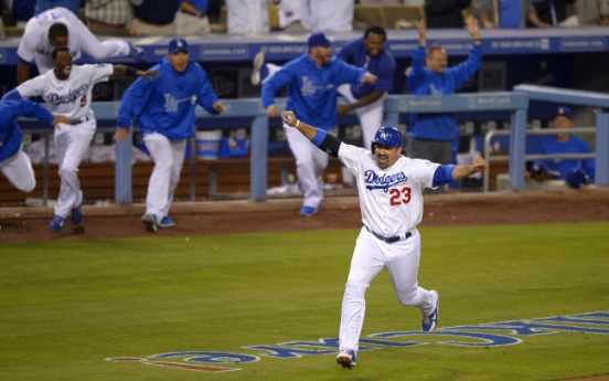 Error gifts Dodgers 7-6 victory over Rays