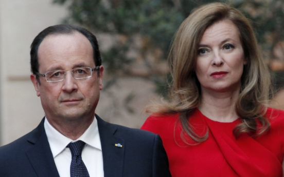 [Newsmaker] France’s Hollande hits new bump