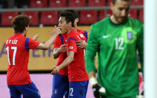 Few passing grades for Korea in football win over Greece