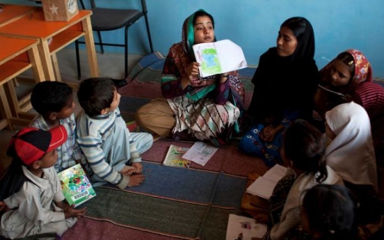 Pakistani woman out to educate children