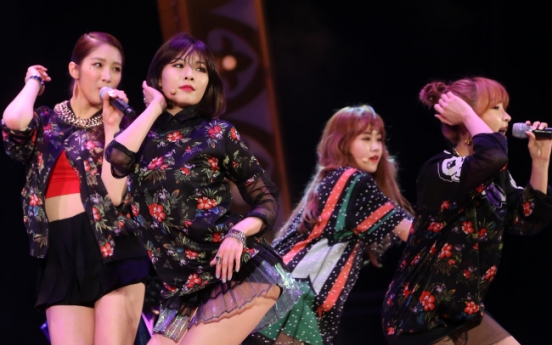 Short skirts and new beats: 4minute makes return with ‘4minute World’