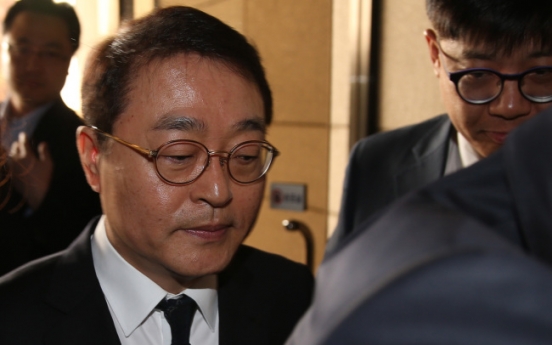 Lotte Shopping CEO grilled over bribery