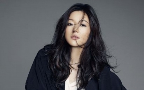 Jun Ji-hyun in charismatic fall editorial