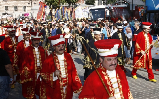 Festival recreates glamour of Istanbul