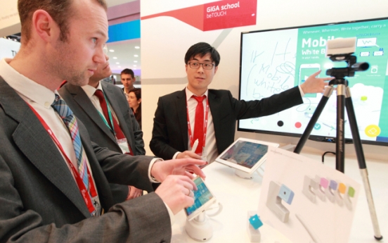KT shows off futuristic 5G technologies at MWC