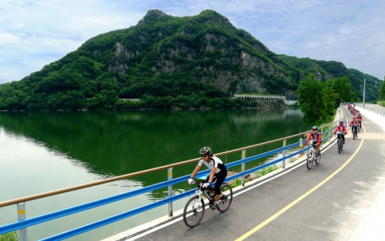 [Weekender] Skywalk in Chuncheon offers beautiful scenery for bike riders