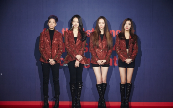 F(x) let loose for first concert