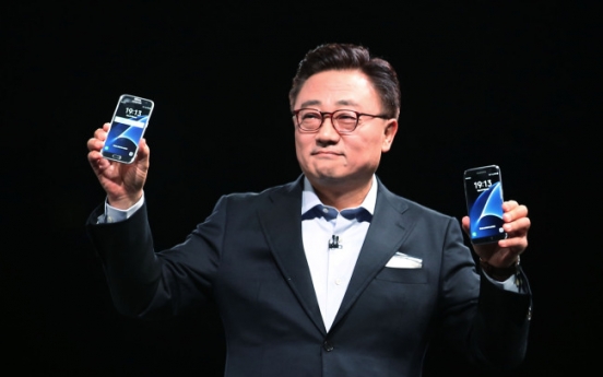 Samsung vs. LG: Mobile chiefs make MWC debuts