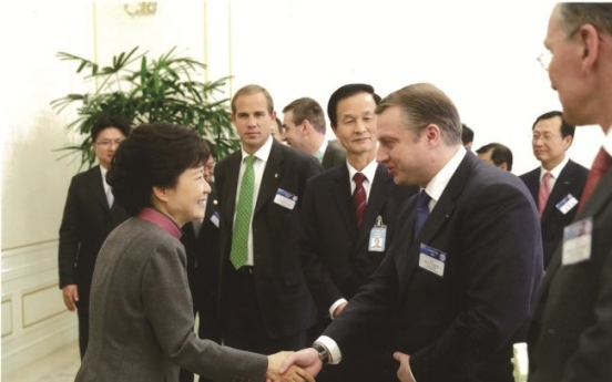 The FKCCI wishes President Park a successful trip in France!