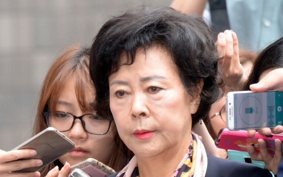 Lotte founder’s daughter grilled by prosecution