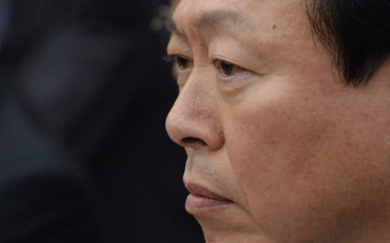 [LOTTE CRISIS] Arrest warrant sought for Lotte Chairman Shin Dong-bin