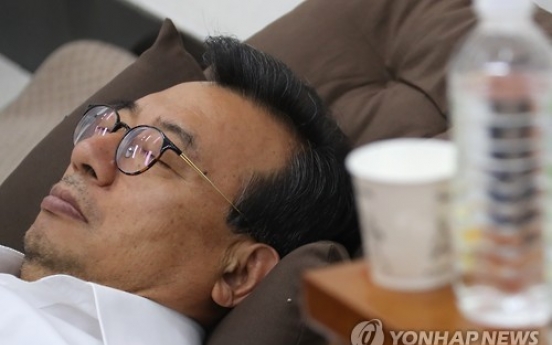 Ruling party chief ends hunger strike, party lawmakers set to return to parliamentary audit