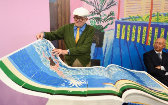 David Hockney makes splash at Frankfurt fair with 2,000-euro book