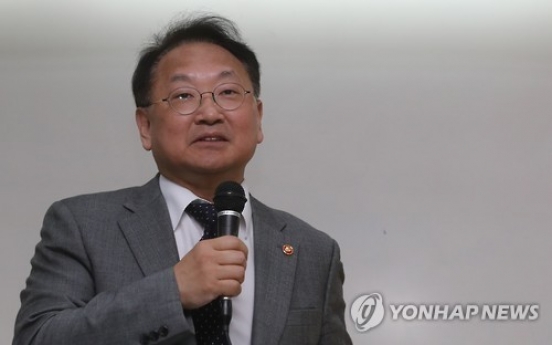 Korea's finance minister calls for stronger restructuring
