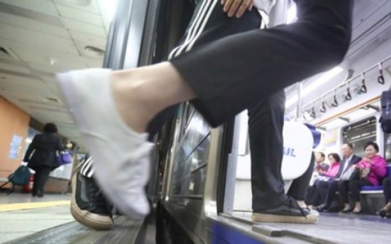 Seoul struggles to combat rising illegal subway rides