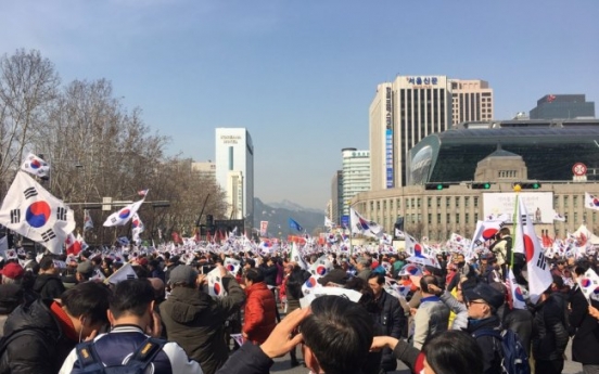 [Photo News] Pro-Park rally calls for verdict reversal