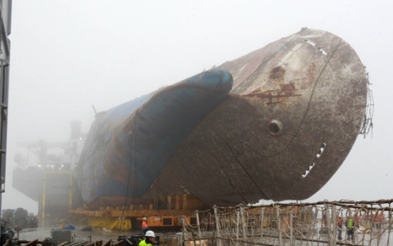 More transporter vehicles to be deployed to move Sewol ferry on land