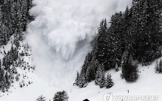 Canada snow slide kills five Koreans