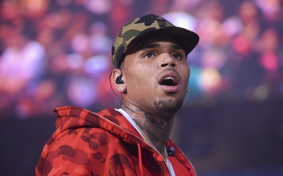 Police investigating club fight involving singer Chris Brown