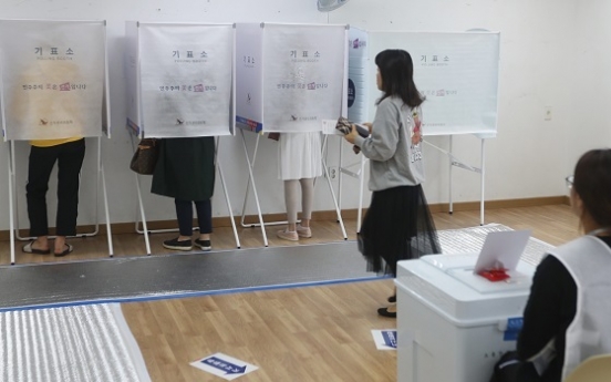 Koreans cast ballots in presidential election