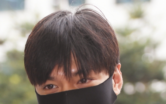 Lee Min-ho spotted on first day of military service